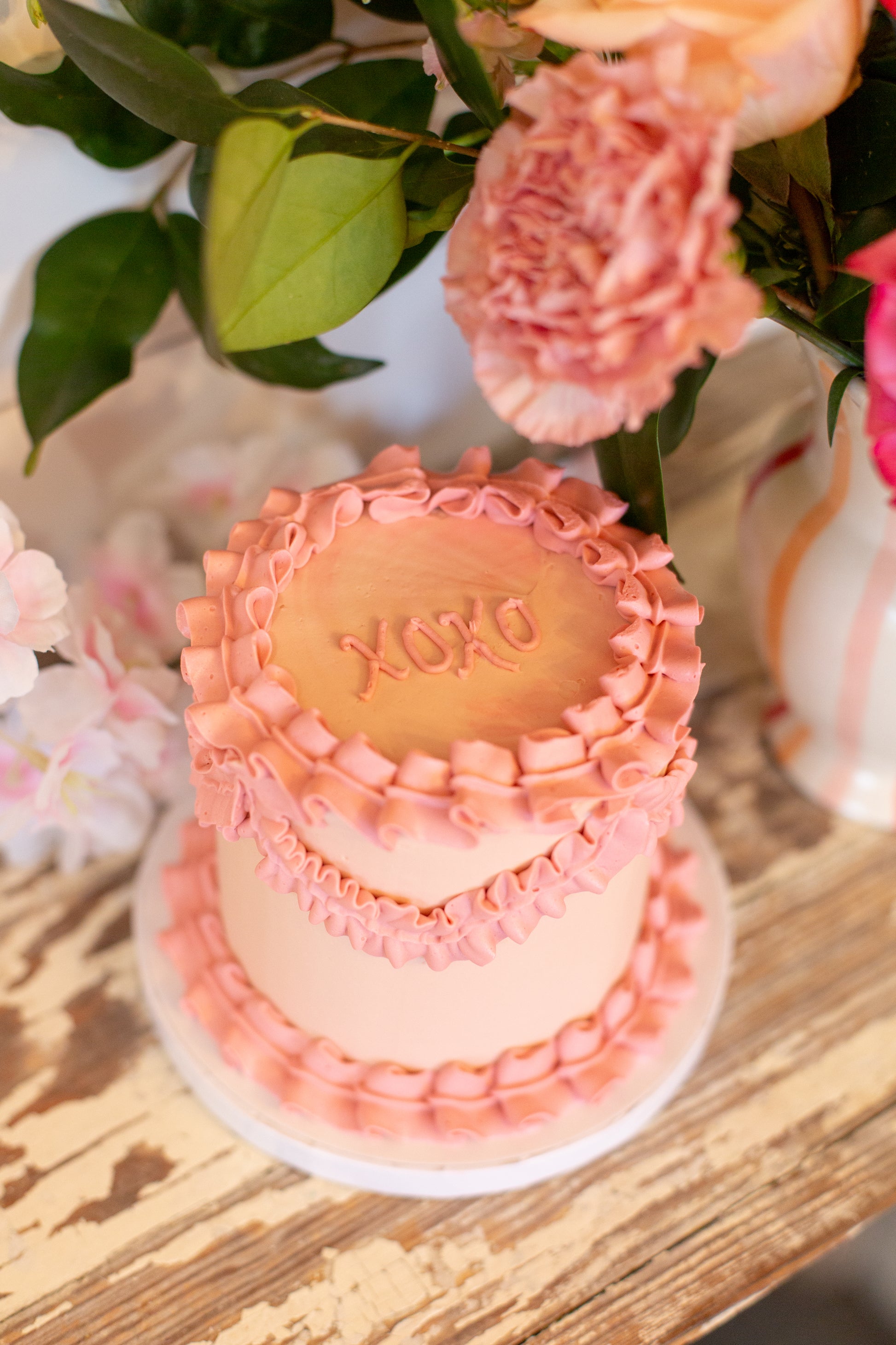Sweet Emily | Signature Arrangement + Cakes by Brianne 5" Cake